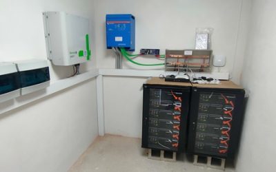 Aislada con baterías de litio y aerogenerador