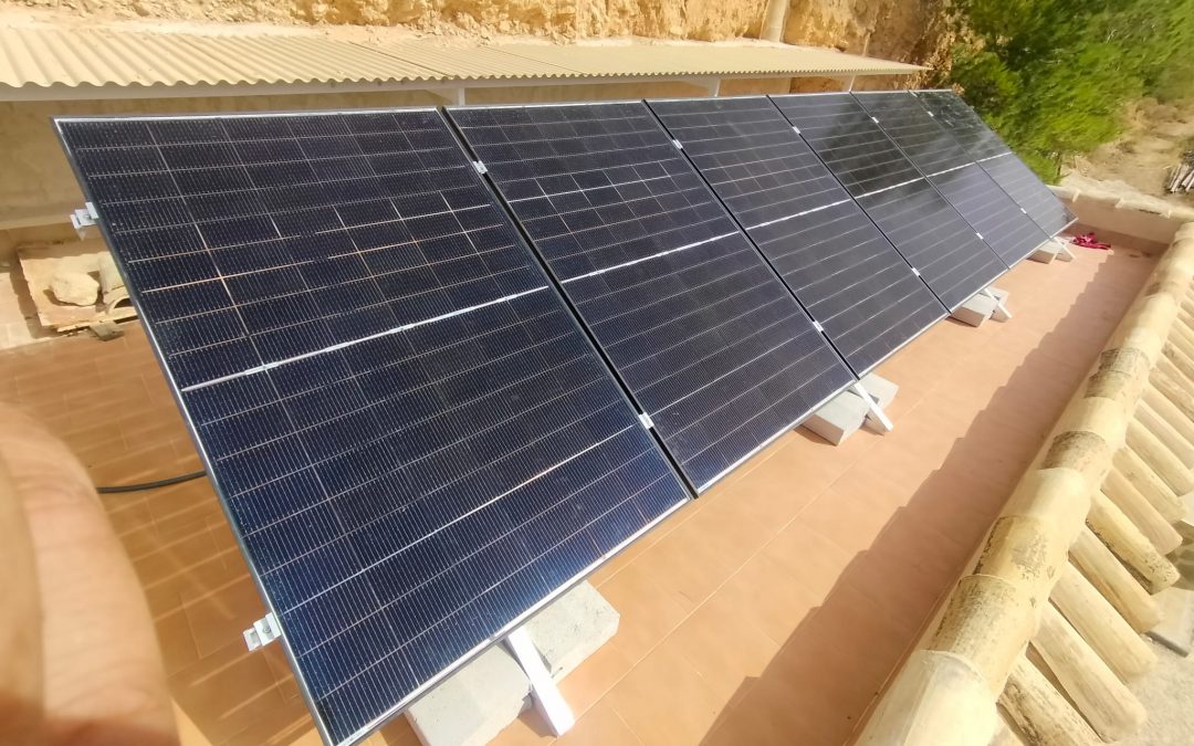salicru, victron energy, sma, bornay, sunrise, mantenimiento solar